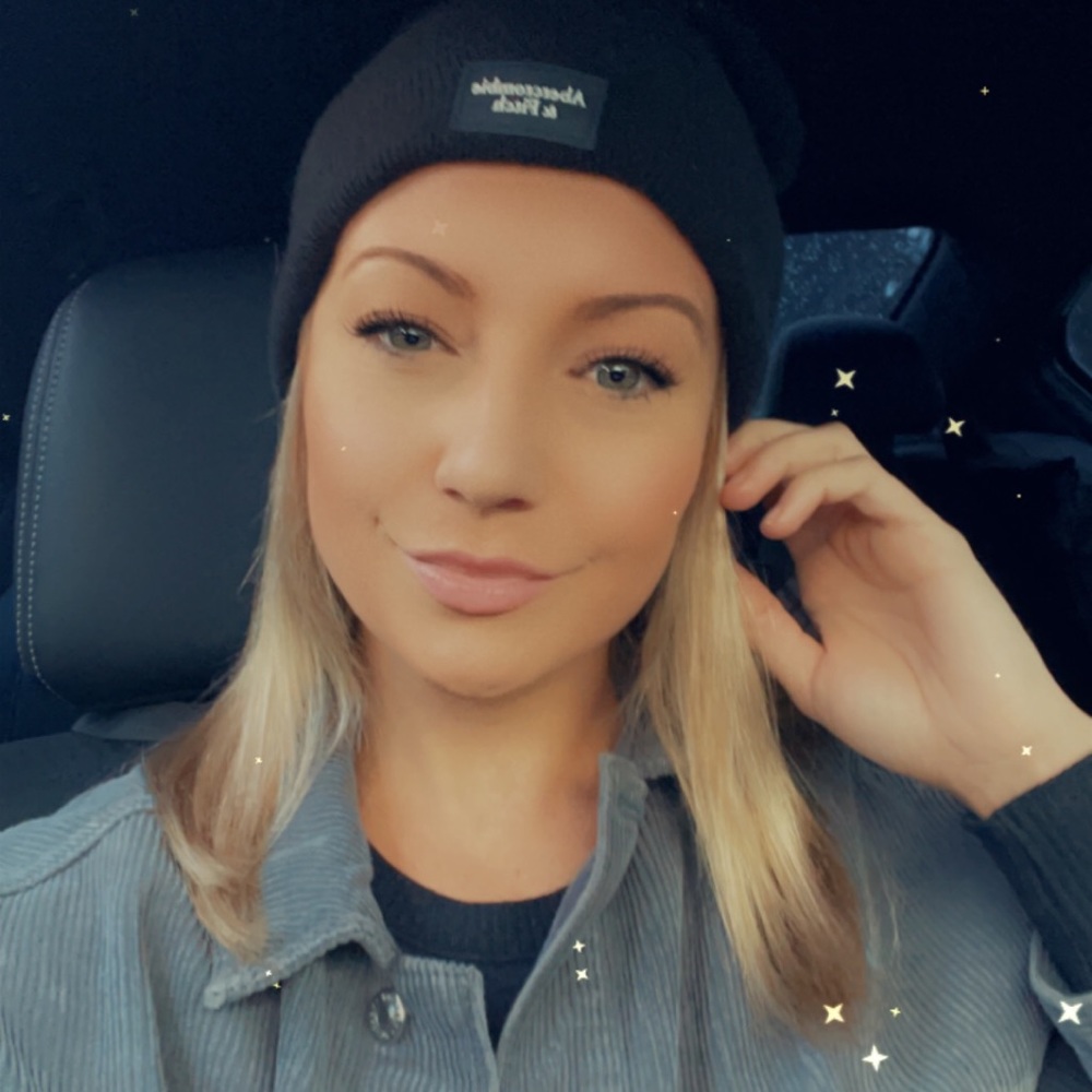 Meet your Posher, Britni